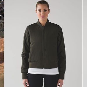 Lululemon non-stop bomber (reversible) in dark olive